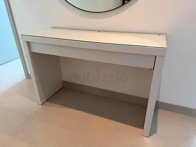Dressing table