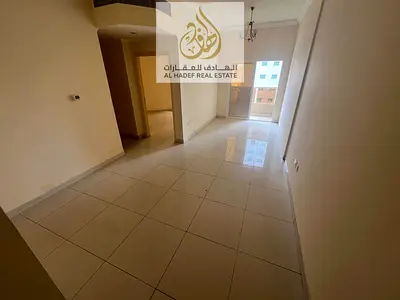 شقة مميزة,بلكونة,خزائن في الحائط,مساحة واسعة,موقع مميز,سهل الوصول