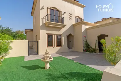 Stunning 5-Bedroom Villa | Spacious Living