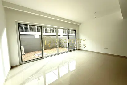 Huge 3BR | Well-Maintained |Back to Back W/ Garden
