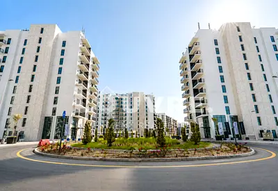 Vacant | High Floor | Canal & Pool View