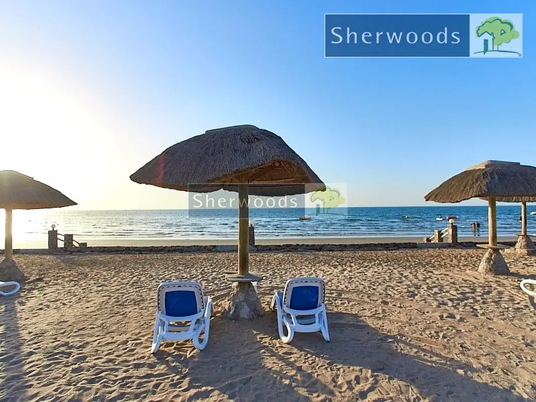 Beach Property with Lagoon Views and Huge Terrace