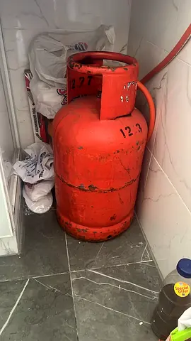Used LPG Gas Cylinder (5–10 kg) - Very Good Working Condition