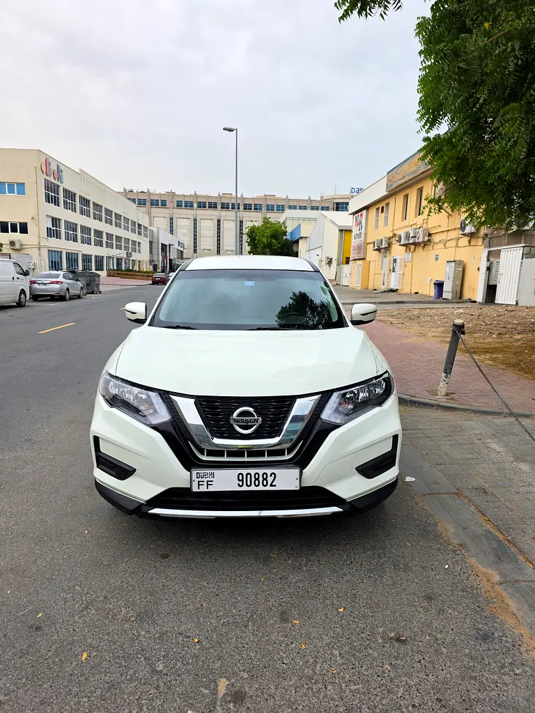 Nissan X-Trail 2022 — photo 1 of 6