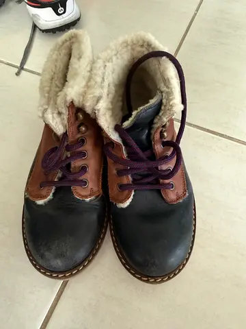 Boots for kids size 28