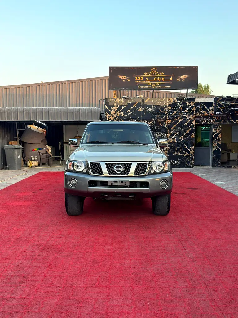 Nissan Patrol Safari 2019 — photo 1 of 10