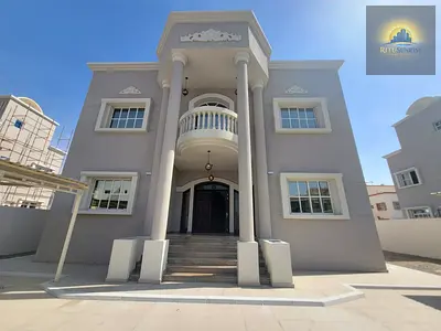 Independent villa 5bedroom +MAIDROOM WITH PRIVATE GARDEN / PRIVATE PARKING / DRIVER ROOM / VACANT