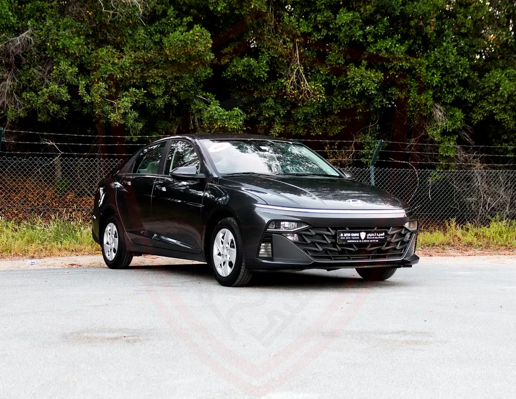 Hyundai Accent 2024 — photo 1 of 17