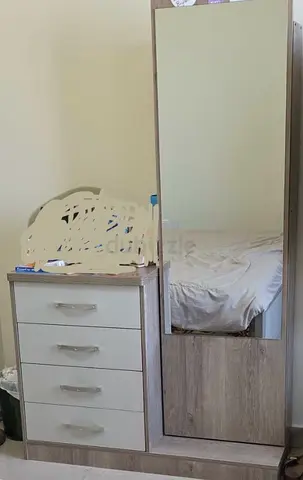 Light Oak dresser with Mirror and 4-Drawer wardrobe , bed and 2 comod - very good Condition