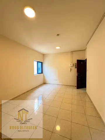Studio apartment for rent in Al Majarra, close to all amenities. An unmissable opportunity for comfortable accommodation.