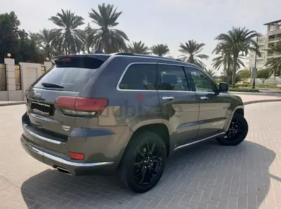 2014 Jeep Cherokee Summit v8 GCC Specs