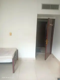 Executive bachelor room available for bachelors (men only)