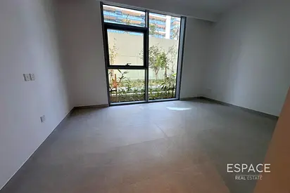 Large 2 Bed - Low Floor - Community View