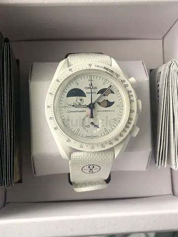 Swatch Snoopy Moonshine