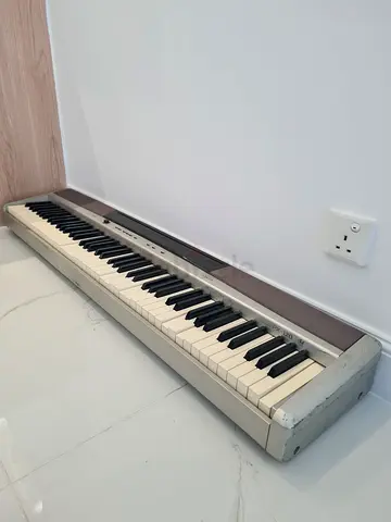 Casio privia px 120 electric pian  well used (having scratches on body ) fully functioning