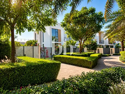 Single Row | Backing Pool & Park | Quiet Location