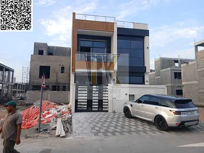 ستمتع بأسلوب حياة راقٍ يجمع بين الفخامة 💎، الراحة 🛋️، والخصوصية 🔒 في هذه الفيلا المصممة بعناية، والمبنية باستخدام أجود المواد والتشطيبات الحديثة. ل