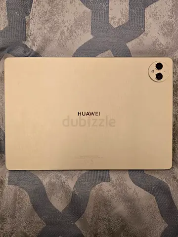 Huawei tablet - good condition, lightly used 512 gig of SSD and 12 gigs of ram keyboard case an box
