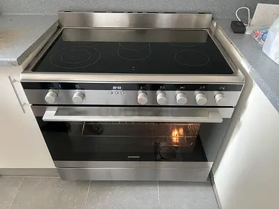 Siemens 90cm electric ceramic range freestanding