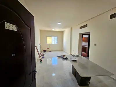 Free parking, one month free, spacious layout with a sea view and very large spaces. Master bedroom with flexible payment options, located in a prime