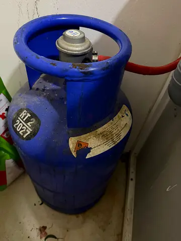 ADNOC LPG cylinder with regulator and Krypton 2-burner gas stove