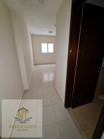 شقة للإيجار – الخان، الشارقة رقم الشقة: 205 عدد الغرف: 2 غرف نوم + صالة عدد الحمامات: 2 الإيجار السنوي: 45,000 درهم طريقة الدفع: يمكن الدفع على 4 دفعا