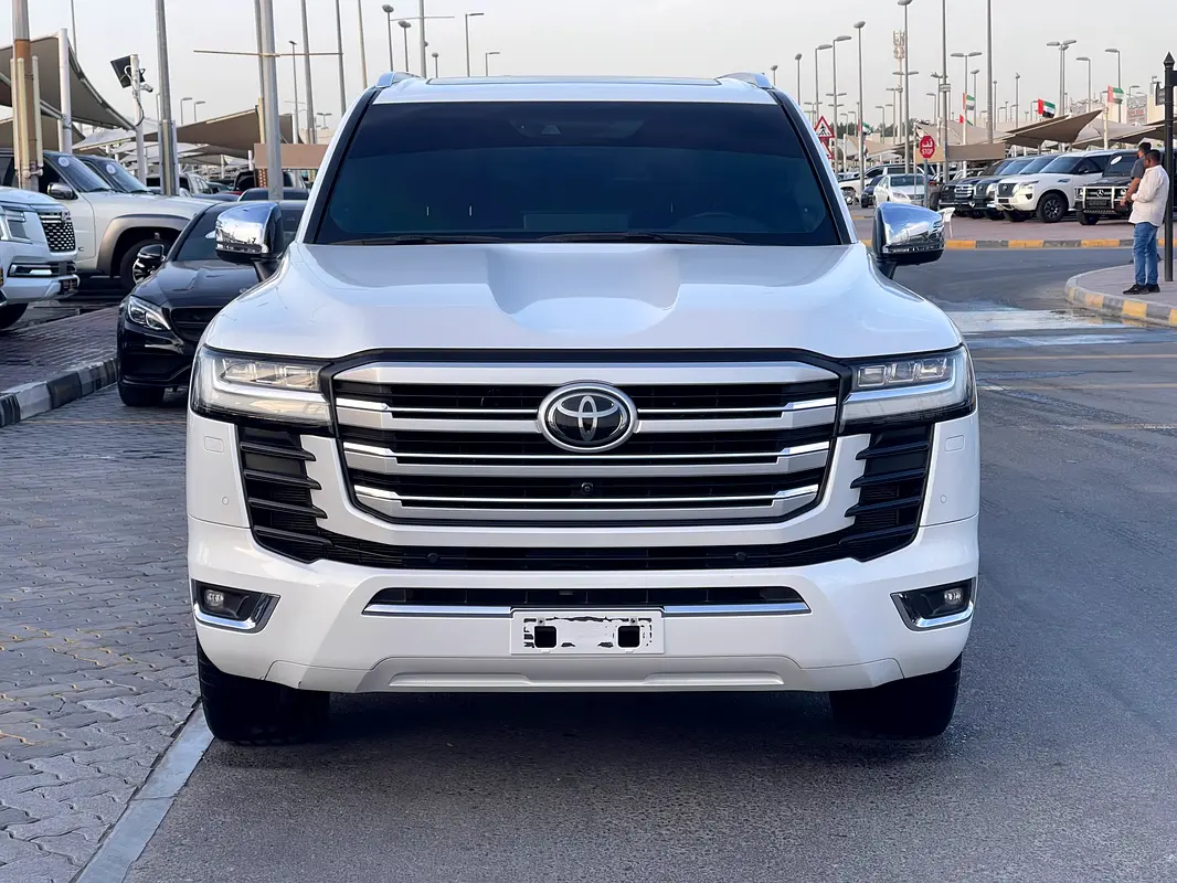 Toyota Land Cruiser 2022 — photo 1 of 19