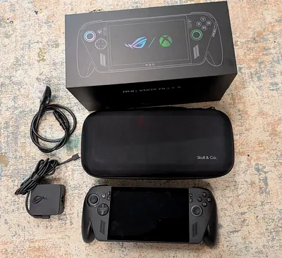Xbox ROG Ally handheld gaming PC + case and charger - warranty until 2027/11/20 like new