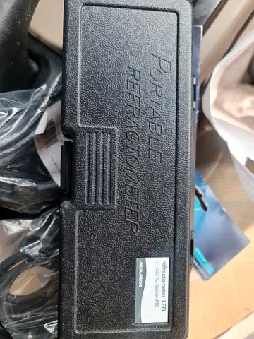 Portable Refractometer Kit (LED Illumination) - Good Condition