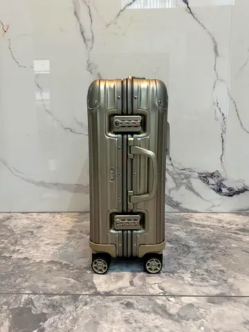 Aluminium luggage
