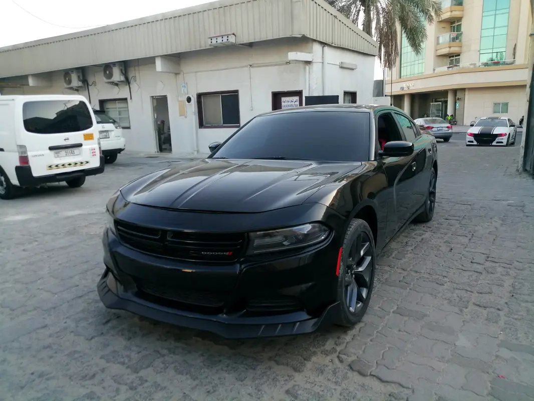 Dodge Charger 2019 — photo 1 of 6