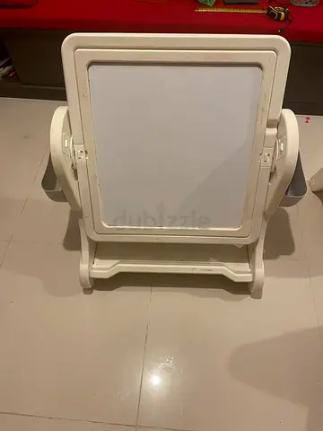 Kids double-sided activity table