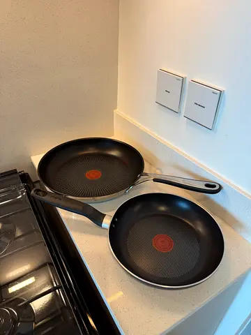 Set of 2 non-stick frying pans (Tefal)