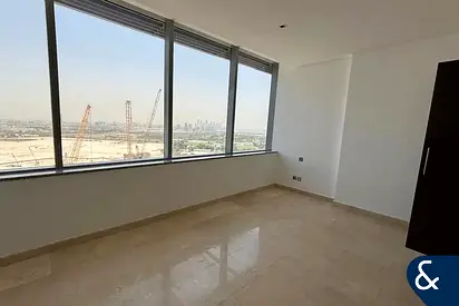 Studio | High Floor | Great Price | Vacant