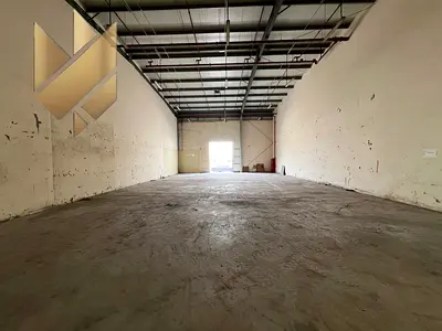 Warehouse for rent in Industrial Area 12, with an area of ​​3200 feet, at an excellent price.
