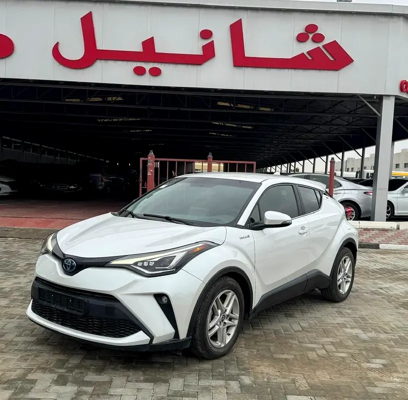 Toyota C-HR 2023 — photo 1 of 10