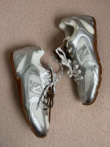 NEW BALANCE × MIU MIU 530