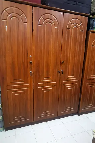 Wooden 3+2-Door Wardrobe in Good Used Condition