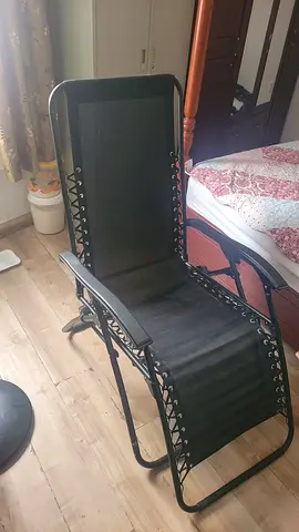 Black Zero Gravity Reclining Lounger / Outdoor Relaxing Chair