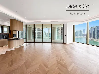 Community Expert | Corner Unit | Canal View