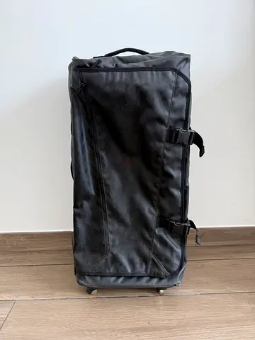 Oakley 4 wheel spinner suitcase