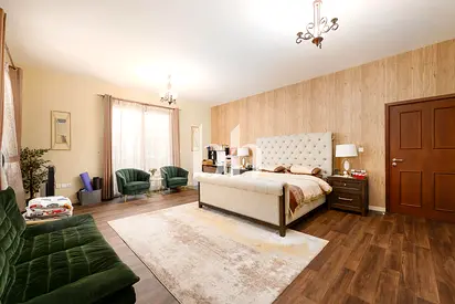Semi Detached I Immaculate I Partially Upgraded I Corner