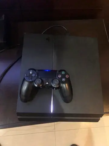 Modded Ps4 1tb 30 games inside and 1 controller