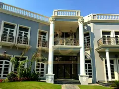 CHATEAU VILLA | 5BR | ITALIAN DESIGN | GARDEN