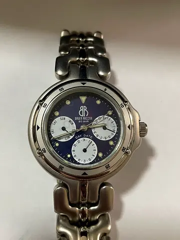 Vintage stainless steel chronograph wristwatch — mens/neutral size