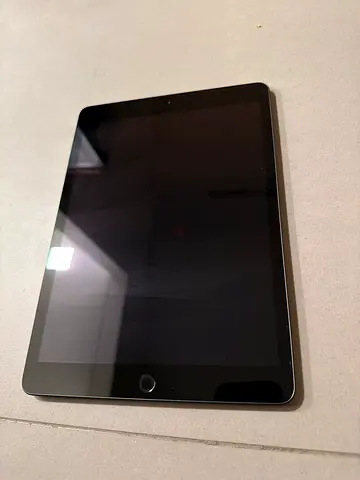 Apple iPad (Wi‑Fi) - Good condition, 9.7-inch with home button - 7th Generation 2019