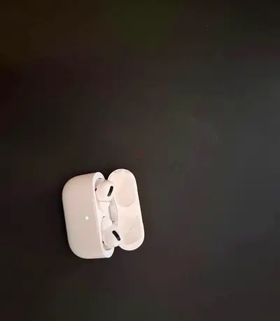 Apple AirPods Pro (1st gen) with protective silicone case - good condition