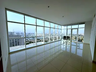 Corner Unit | Top Floor | Villas Views