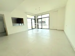 Landscaped | Single Row | With Driver's Room