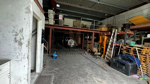 HOT DEAL | 7,000 SQFT Warehouse with 7 Offices | Prime Location | Sajja